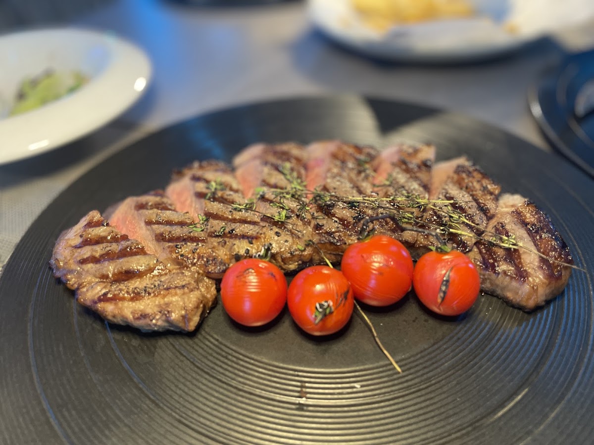 Red 9 Skybar & Club Lounge